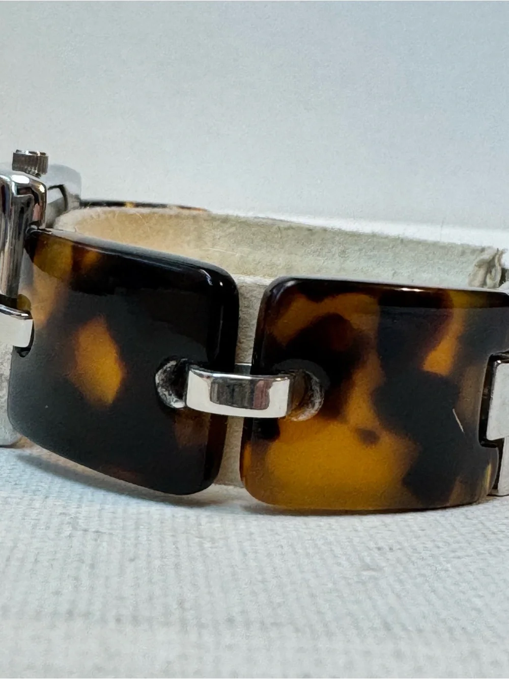 Vintage Merona Women's Polished Silver Acrylic Tortoise Link Bracelet Watch
